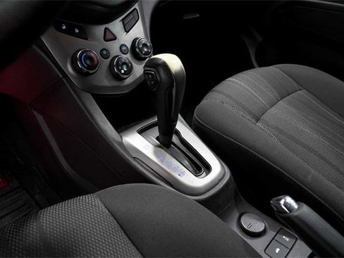 Used 2014 Chevrolet Sonic LT image 20