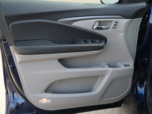 Used 2023 Honda Ridgeline RTL-E image 13