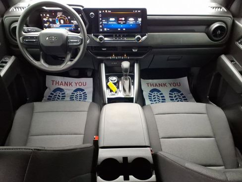 Used 2024 Chevrolet Colorado Trail Boss w/ Technology Package image 8