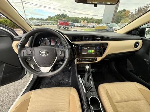 Used 2017 Toyota Corolla LE w/ Carpet Mat Package (TMS) FWD image 12
