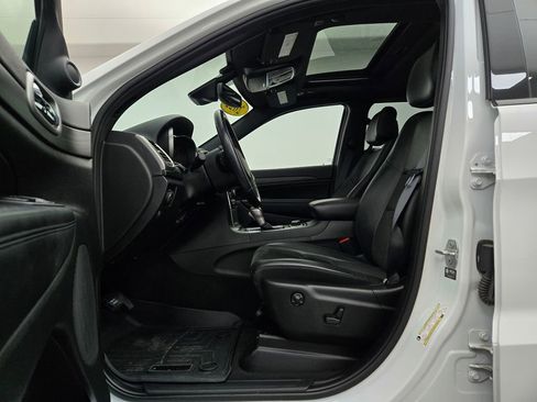 Used 2022 Jeep Grand Cherokee Laredo X image 23