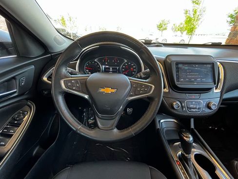 Used 2016 Chevrolet Malibu LT FWD image 17