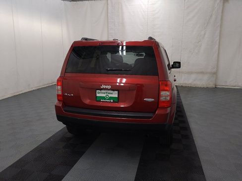 Used 2014 Jeep Patriot Latitude AWD/4WD image 7