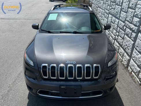 Used 2016 Jeep Cherokee Limited w/ Luxury Group AWD/4WD image 2