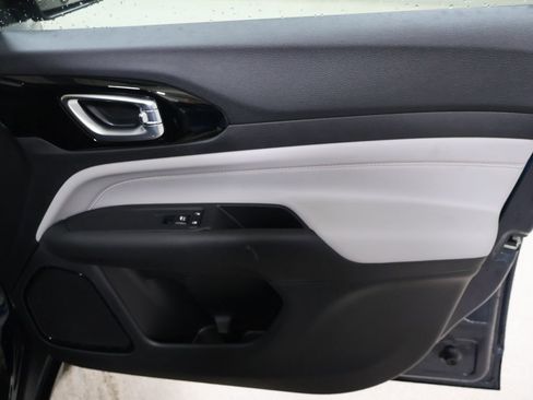 New 2026 Jeep Compass Limited image 19