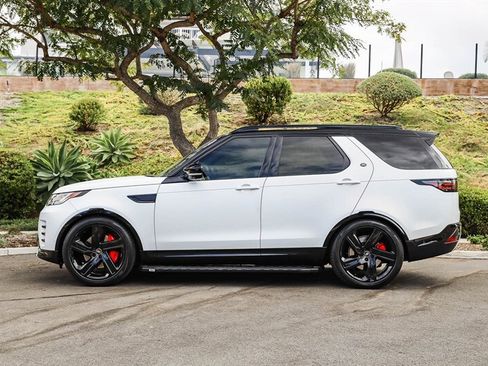 Used 2023 Land Rover Discovery HSE R-Dynamic AWD/4WD image 2