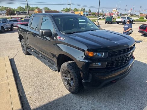 Used 2020 Chevrolet Silverado 1500 Custom Trail Boss w/ Custom Convenience Package AWD/4WD image 3