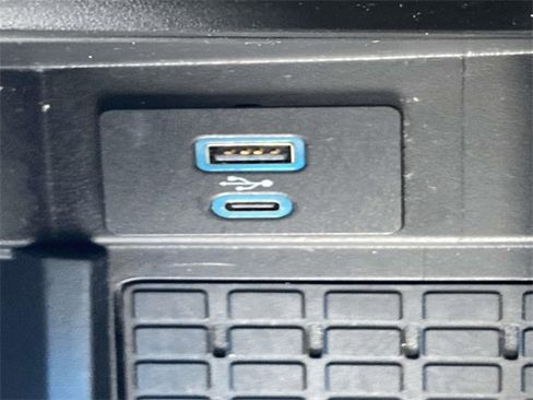 Certified 2024 Ford Expedition Limited image 33