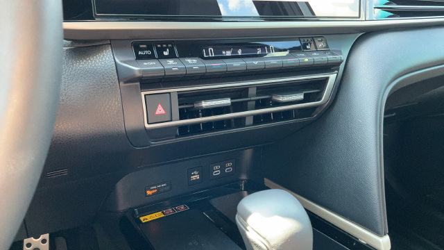 Used 2026 Toyota Camry XSE FWD image 17