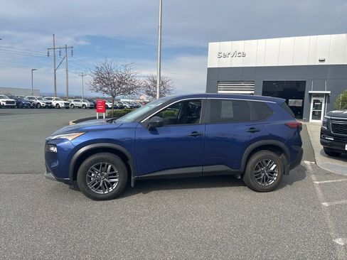 Used 2023 Nissan Rogue S image 4