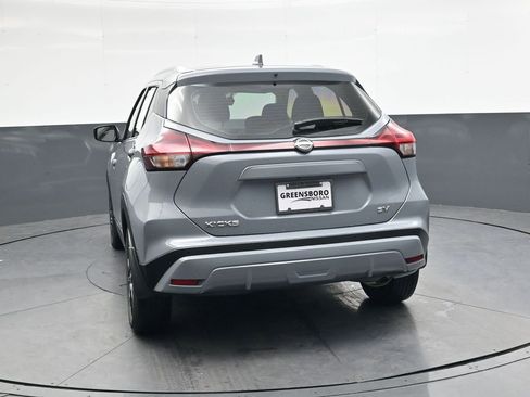 Used 2024 Nissan Kicks SV image 5