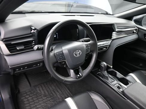 Used 2025 Toyota Camry SE image 27