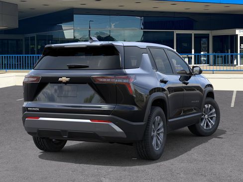 New 2026 Chevrolet Equinox LT FWD image 4