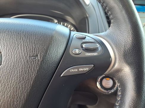 Used 2019 Nissan Pathfinder Platinum image 16