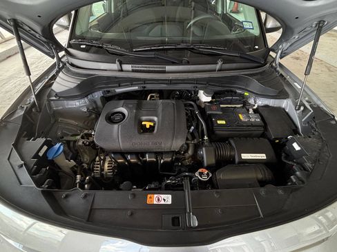Used 2025 Kia Soul LX w/ LX Technology Package FWD image 30