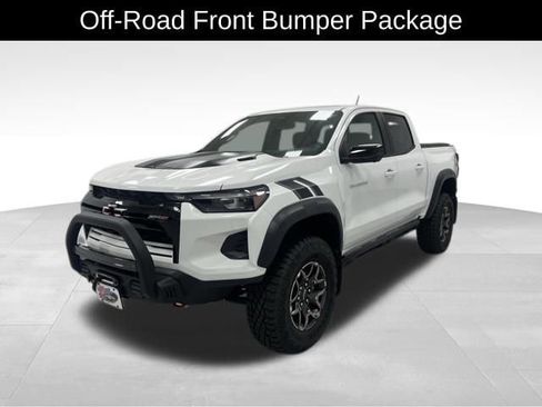 New 2025 Chevrolet Colorado ZR2 w/ Off-Road Front Bumper Package AWD/4WD image 4