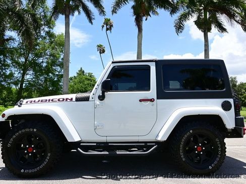 Used 2018 Jeep Wrangler Sahara w/ Connectivity Group AWD/4WD image 6