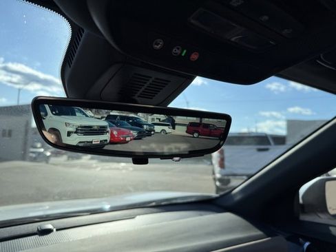 Used 2025 Chevrolet Equinox ACTIV w/ Safety and Technology Package image 27