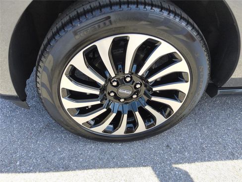 Used 2024 Lincoln Navigator Black Label AWD/4WD image 9