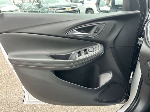 Used 2025 Buick Encore GX Preferred image 29