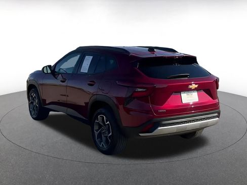 Used 2025 Chevrolet Trax LT image 10