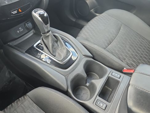 Used 2020 Nissan Rogue S w/ Special Edition Package FWD image 23