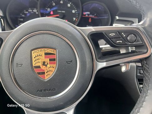 Used 2021 Porsche Macan AWD/4WD image 30
