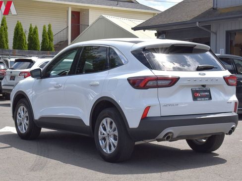 Used 2023 Ford Escape Active image 2