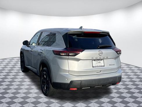 Used 2024 Nissan Rogue SV image 5
