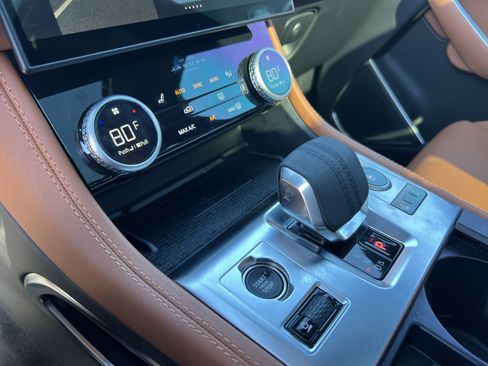 Certified 2025 Jaguar F-PACE R-Dynamic S image 26