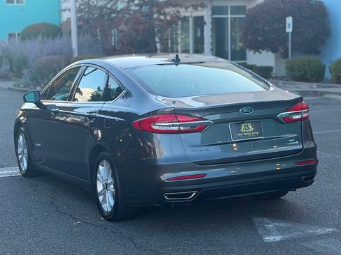 Used 2019 Ford Fusion SE FWD image 5