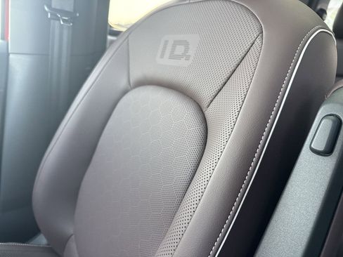 New 2025 Volkswagen ID. Buzz Pro S Plus AWD/4WD image 40