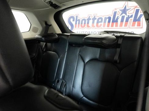 Used 2024 Honda Pilot Touring image 25