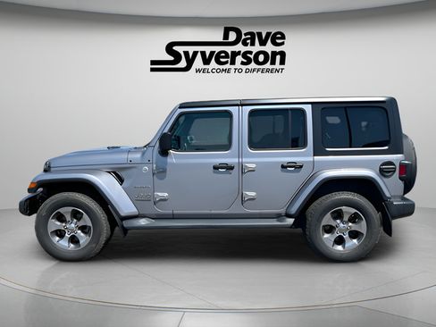 Used 2019 Jeep Wrangler Unlimited Sahara AWD/4WD image 7