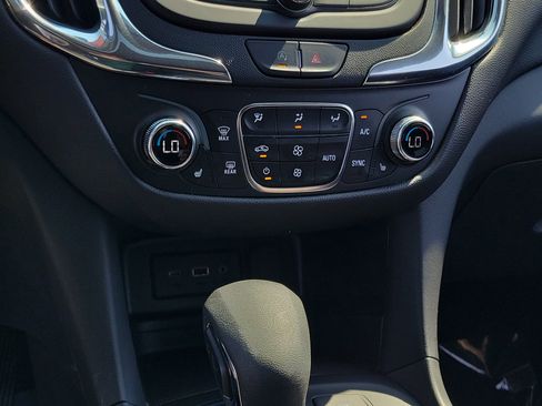 Used 2023 Chevrolet Equinox LT image 27