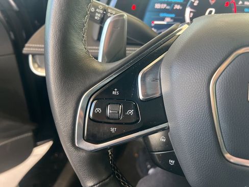 Used 2022 Chevrolet Corvette Stingray Coupe w/ Z51 Performance Package image 11