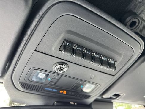 Used 2025 Ford Bronco Badlands AWD/4WD image 33