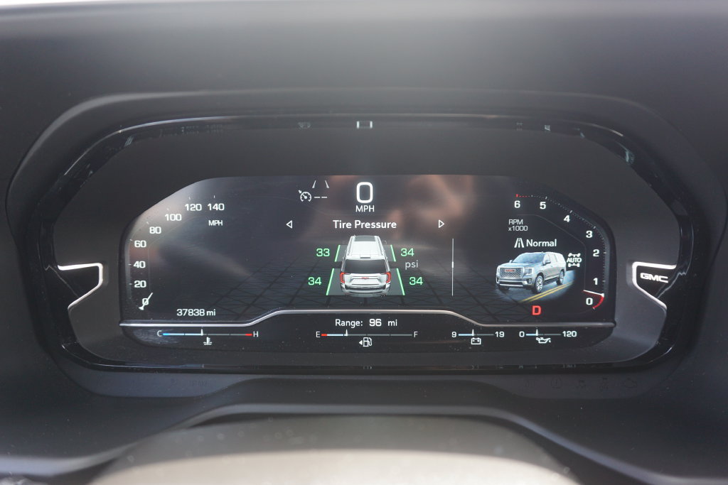 Used 2024 GMC Yukon Denali AWD/4WD image 5
