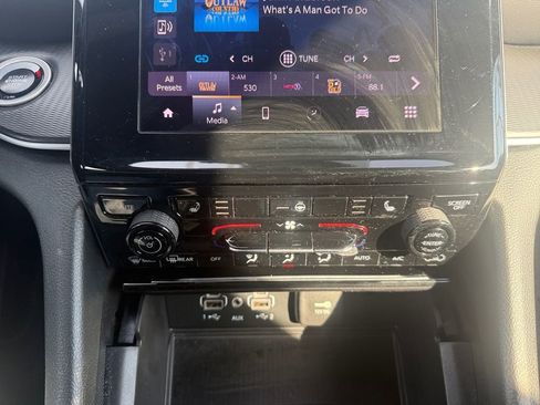 Used 2025 Jeep Grand Cherokee Laredo w/ Luxury Tech Group I image 20