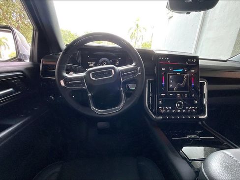 Used 2026 GMC Yukon Denali w/ Denali Reserve Package AWD/4WD image 5