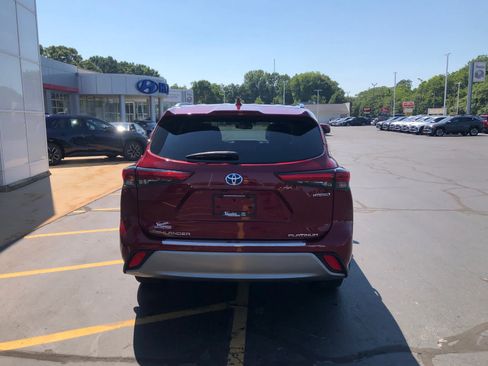 Used 2021 Toyota Highlander Platinum AWD/4WD image 5