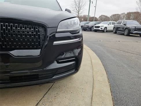 Used 2024 Lincoln Aviator Reserve w/ Equipment Group 201A image 10