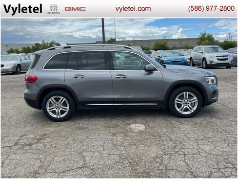 Used 2020 Mercedes-Benz GLB 250 4MATIC image 2