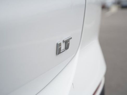 Used 2022 Chevrolet Equinox LT w/ Driver Convenience Package image 39