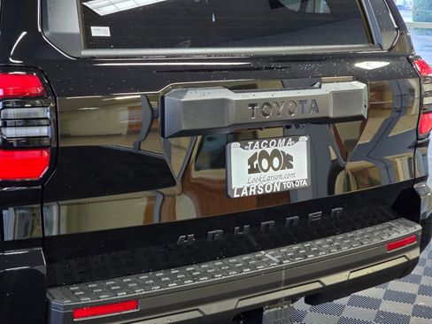 New 2026 Toyota 4Runner SR5 image 12