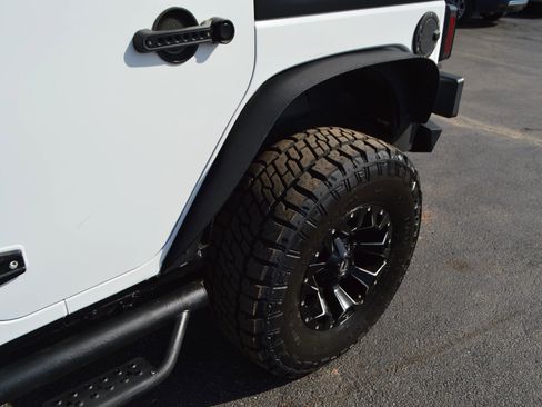 Used 2017 Jeep Wrangler Unlimited Sport AWD/4WD image 4