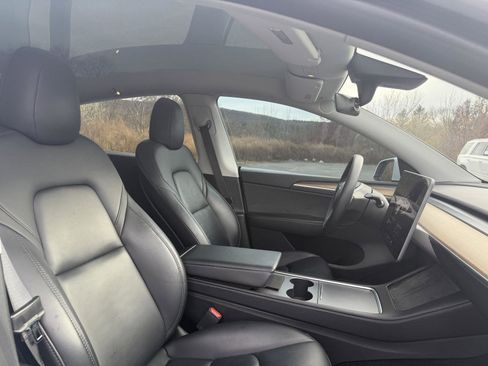 Used 2022 Tesla Model Y Performance image 29