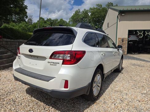Used 2016 Subaru Outback 2.5i Premium AWD/4WD image 7