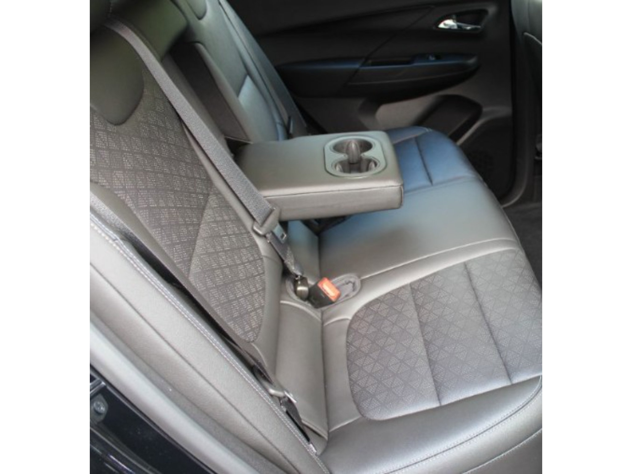 Used 2023 Chevrolet Bolt LT w/ Infotainment Package FWD image 6