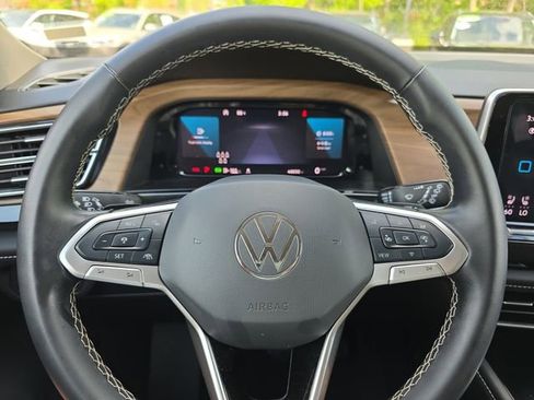 Used 2025 Volkswagen Atlas SE FWD image 18